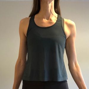 Lululemon cropped mesh tank, size 4, teal.